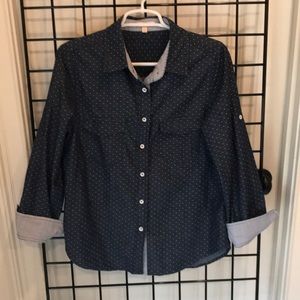Adorable denim shirt. Size M